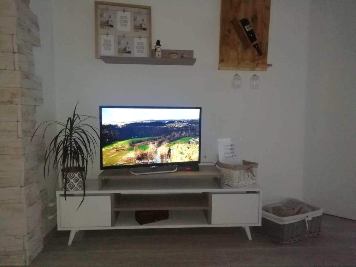 Apartment Green Free Private Parking Novi Sad Eksteriør billede