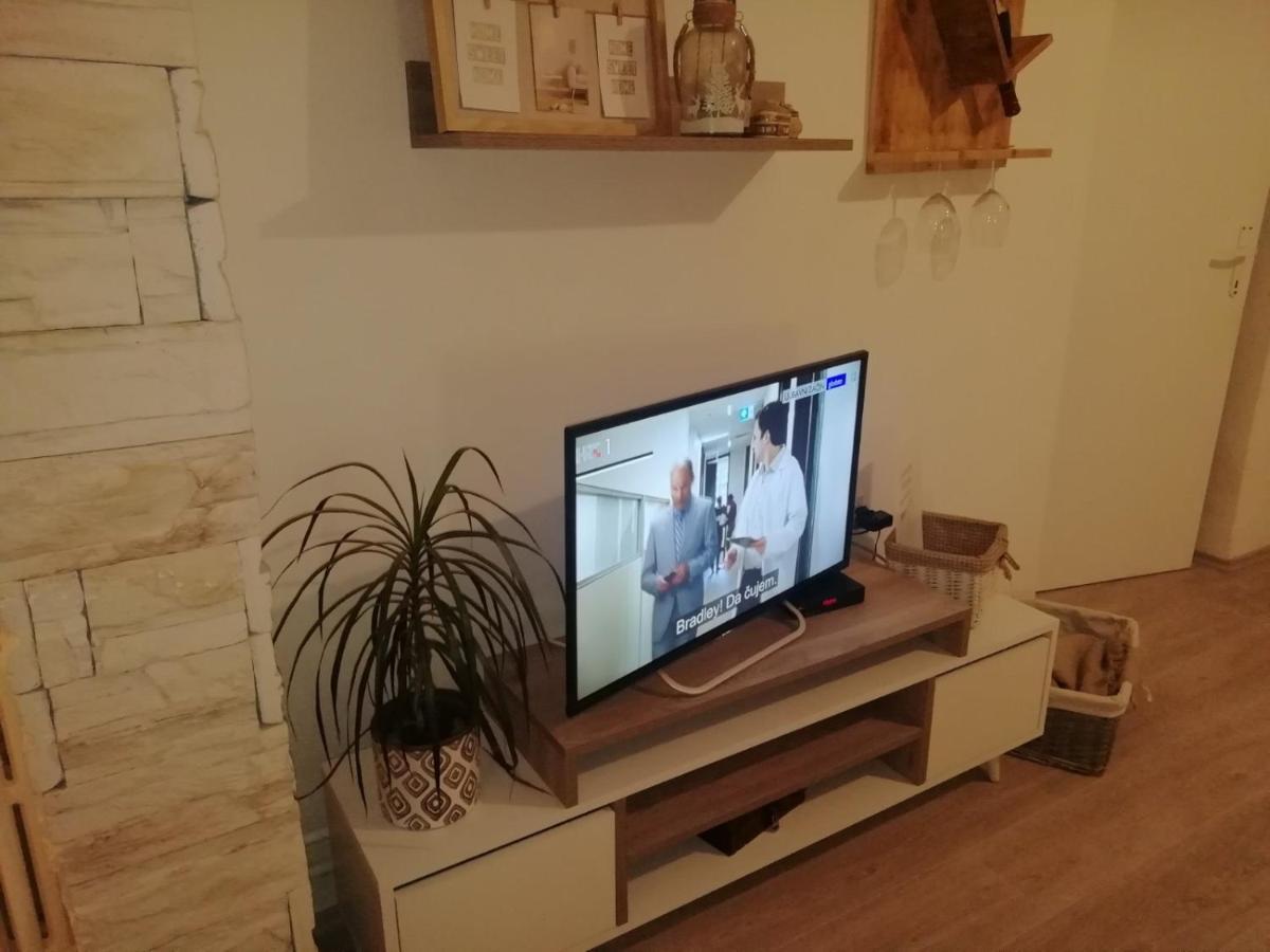Apartment Green Free Private Parking Novi Sad Eksteriør billede